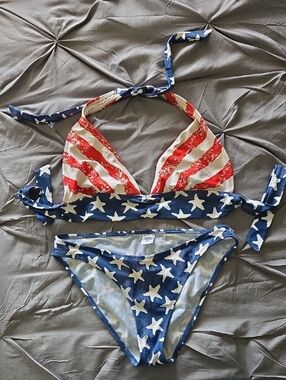 VENUS Blue and White Printed Swim Top